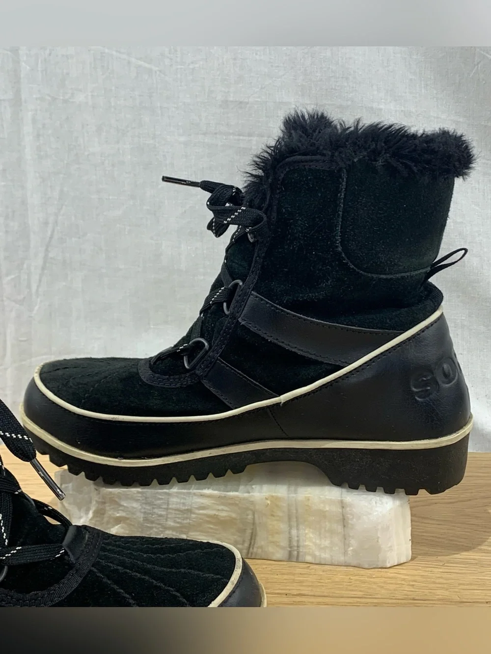 Sorel Tivoli II Women’s Size 7.5 Waterproof Lace Up Black Suede Winter Boots
